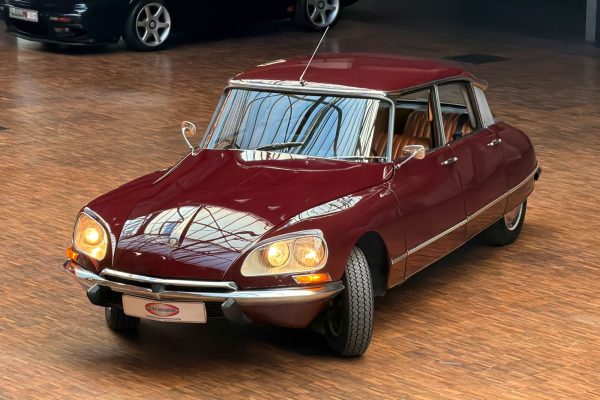 01Citroen DS Numéro 100 001 260826