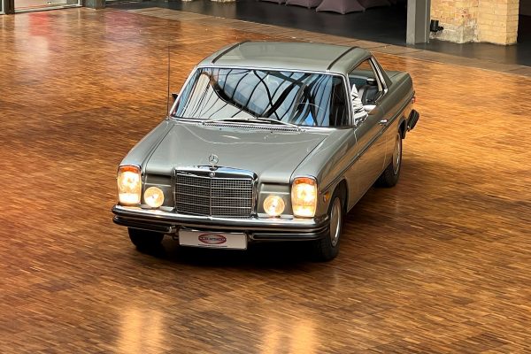 01Mercedes 250 C Vollausstattung 070 290925