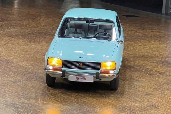 01Peugeot 504 Sommerjhaus 015 051225