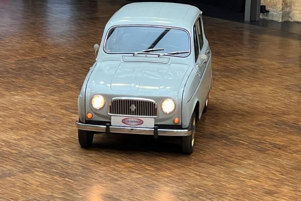 01Renault 4 Quatrelle Authentique 001 281125
